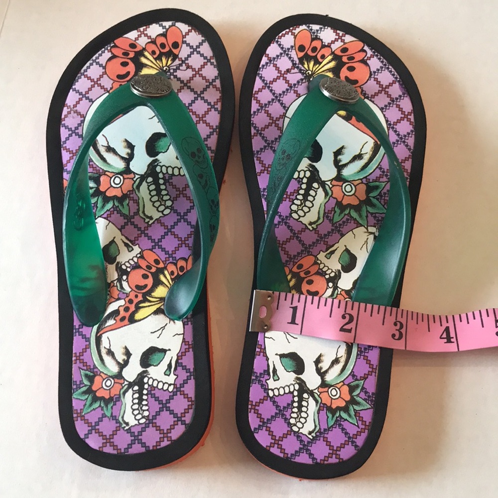 Ed Hardy Butterflies & Skulls Flip Flops Sandals Size 5 NEW - Picture 13 of 14